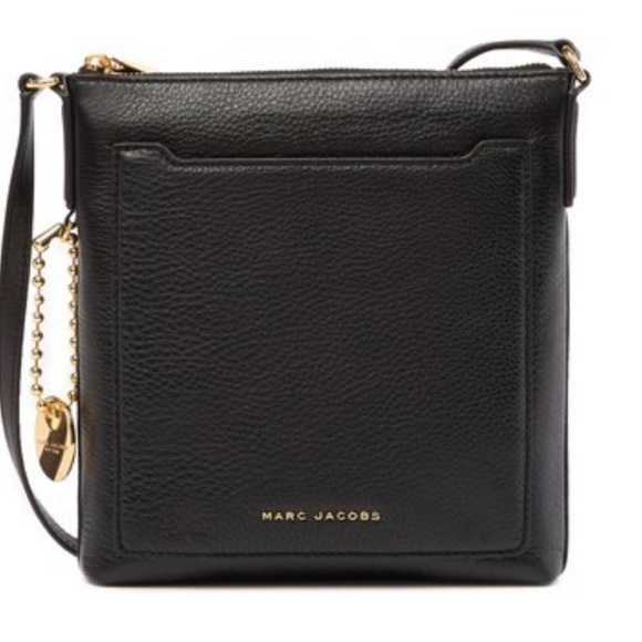 Marc Jacobs Handbags - Marc Jacobs black crossbody purse